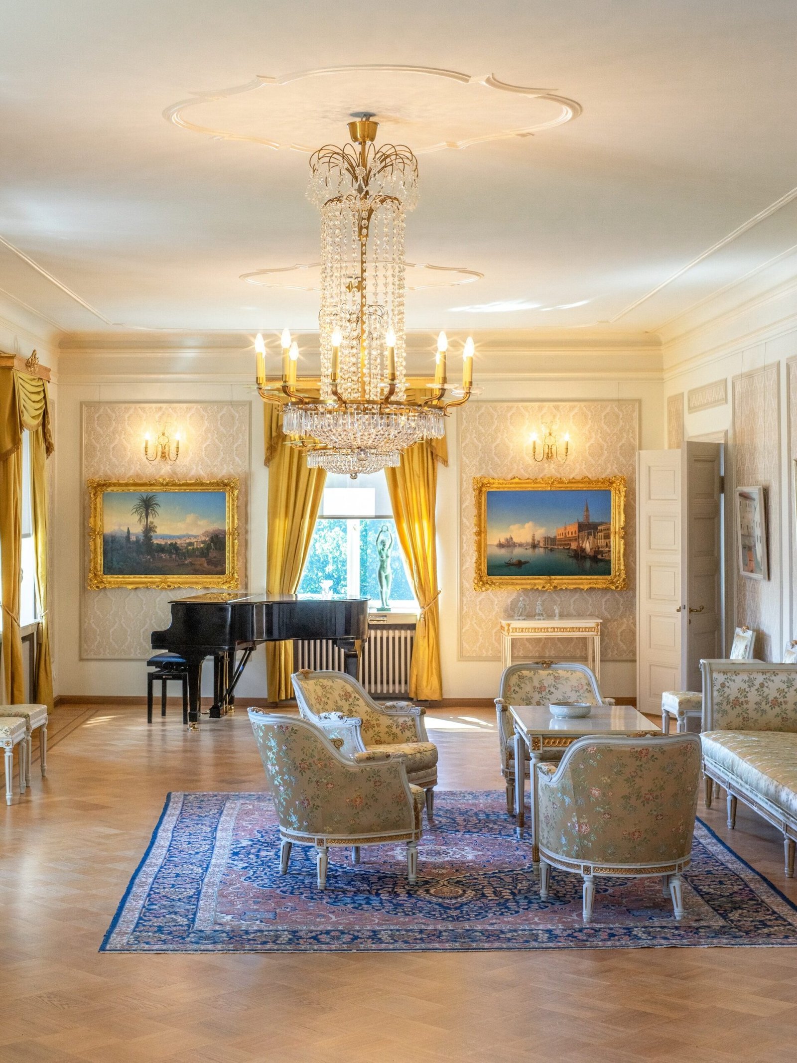15 Best Furniture Brands and Websites in USA 2023